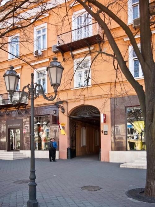 Goodrest On Deribasovskaya Apartamento Odessa Exterior foto